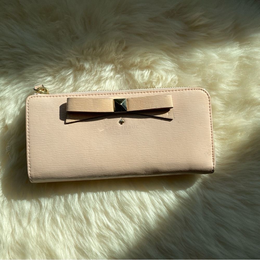 Kate Spade Bow Wallet in Pale Pink